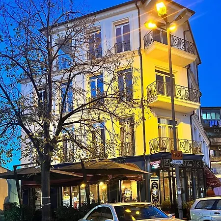 Апарт-отель Amo's 3*